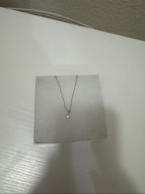 TIFFANY & CO Diamond Drop necklace